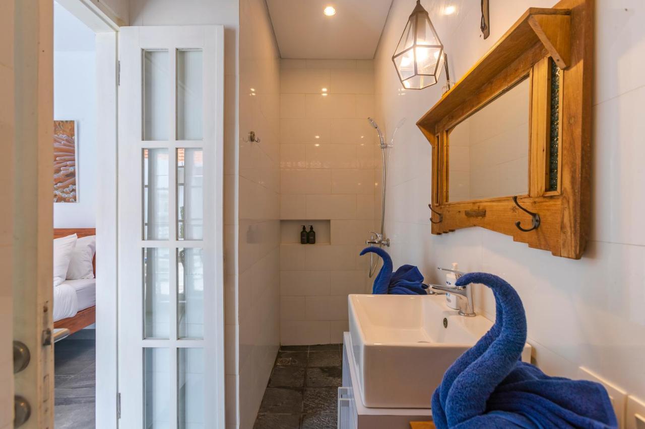 Вилла Casa Nisa Seminyak Экстерьер фото