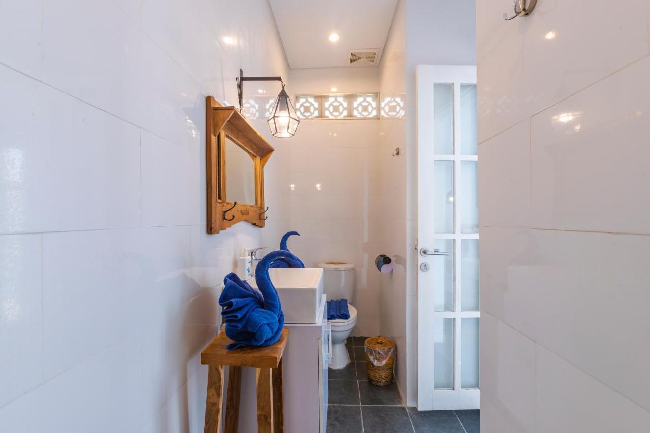 Вилла Casa Nisa Seminyak Экстерьер фото
